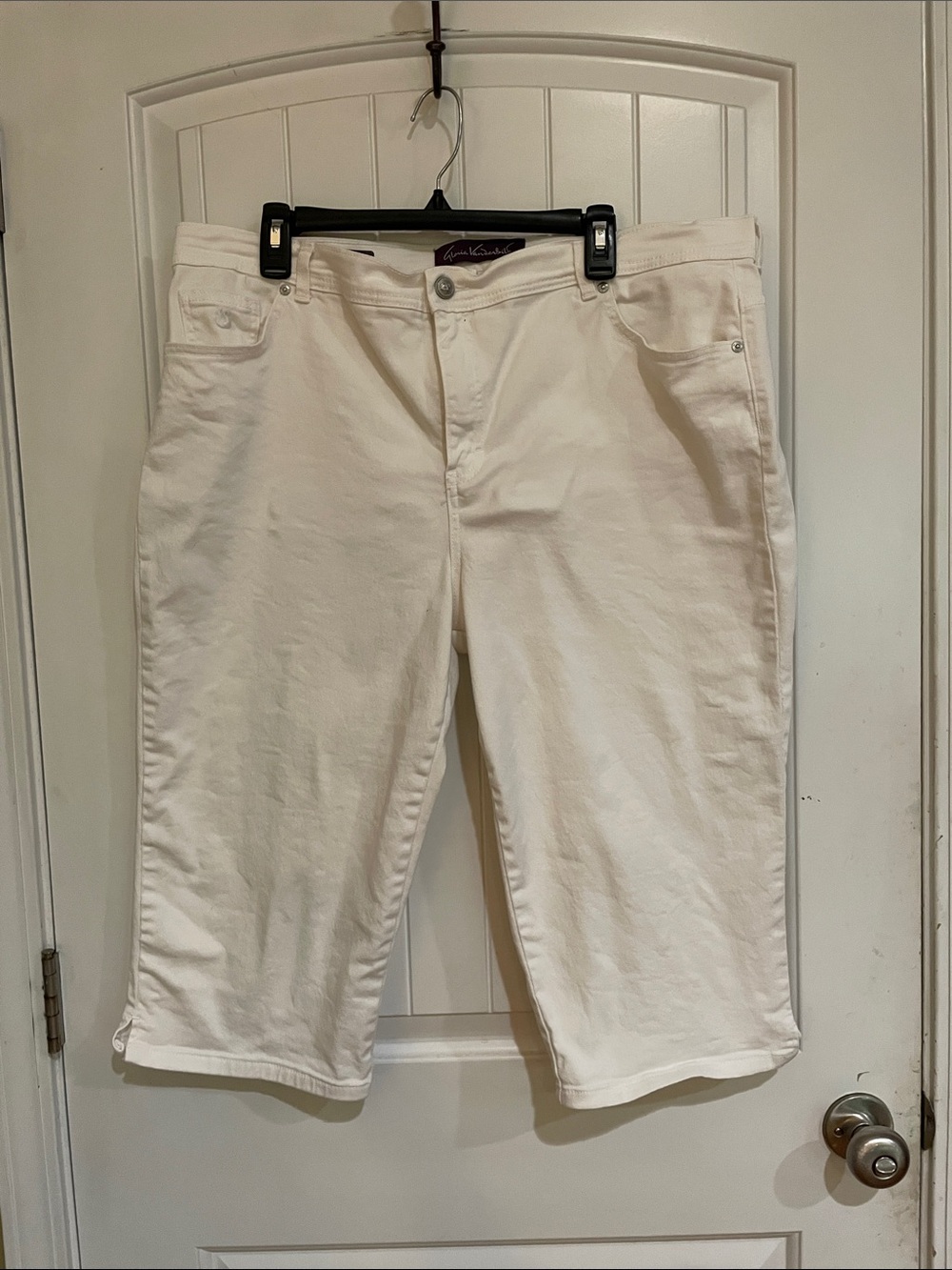 Gloria Vanderbilt White Bermuda Shorts size 18W